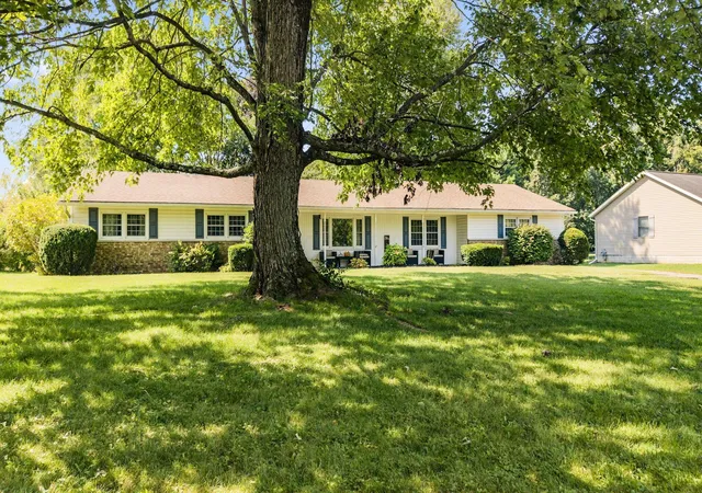 Photo 2 of Single family home for sale at 169 Needles Dr Sw, Pataskala, OH 43062 | MLS# 226033898 | Listing updated on 2026-09-17