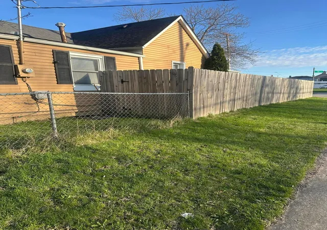 Photo 2 of Single family home for sale at 3014 E 7th Avenue, Columbus, OH 43219 | MLS# 226034093 | Listing updated on 2026-09-08