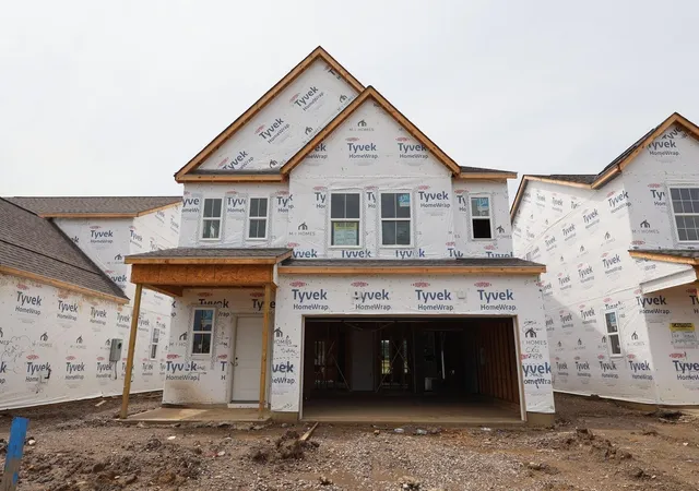 Photo 1 of Sale Pending at 5856 Creekview Dr, Powell, OH 43065 | MLS# 226033817 | Listing updated on 2026-09-14