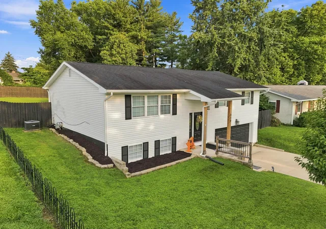 Photo 1 of Single family home for sale at 310 S Pohlman Rd, Chillicothe, OH 45601 | MLS# 226033821 | Listing updated on 2026-09-13