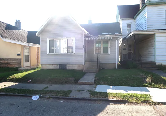 Photo 3 of Single family home for sale at 97 S Oakley Ave, Columbus, OH 43204 | MLS# 226033839 | Listing updated on 2026-09-21