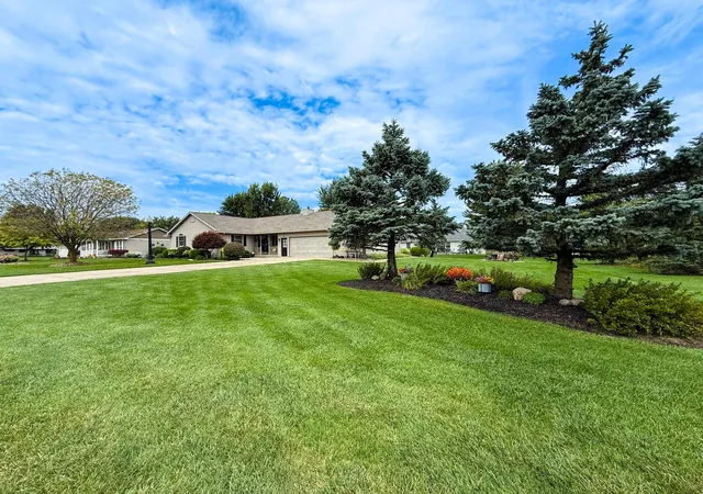 Photo 3 of Single family home for sale at 402 Dogwood Ln, Carey, OH 43316 | MLS# 226033861 | Listing updated on 2026-09-15