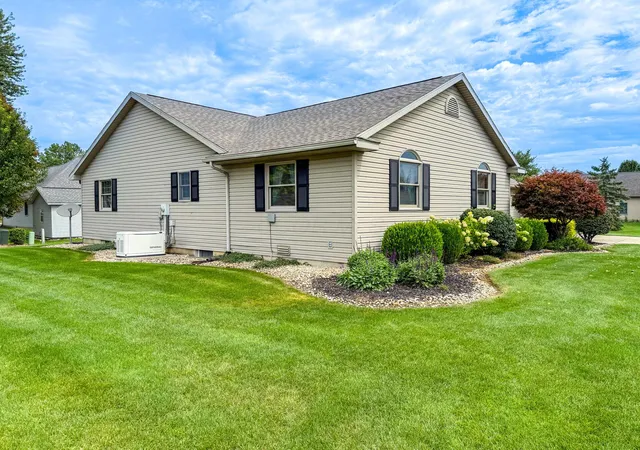 Photo 4 of Single family home for sale at 402 Dogwood Ln, Carey, OH 43316 | MLS# 226033861 | Listing updated on 2026-09-15