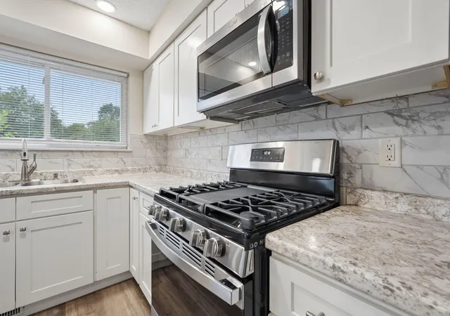 Photo 1 of Single family home for sale at 1600 Deporres Dr, Columbus, OH 43219 | MLS# 226033829 | Listing updated on 2026-09-11