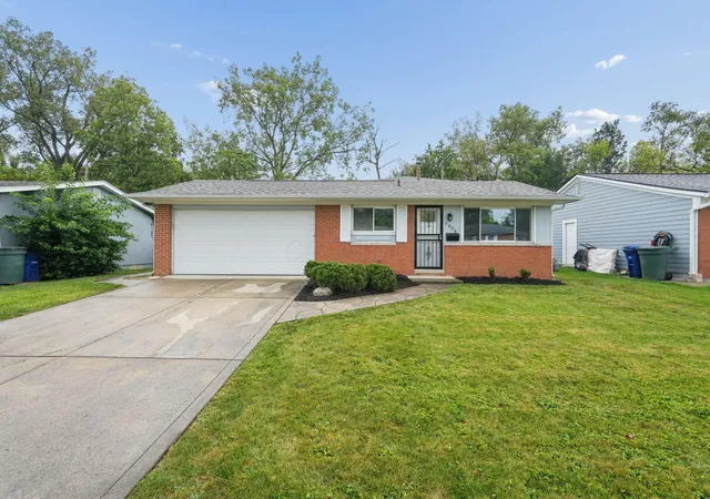 Photo 3 of Single family home for sale at 1600 Deporres Dr, Columbus, OH 43219 | MLS# 226033829 | Listing updated on 2026-09-11