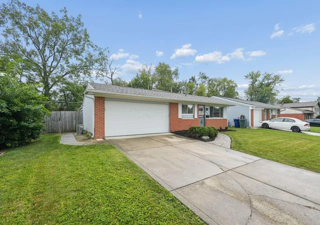 Photo 4 of Single family home for sale at 1600 Deporres Dr, Columbus, OH 43219 | MLS# 226033829 | Listing updated on 2026-09-11