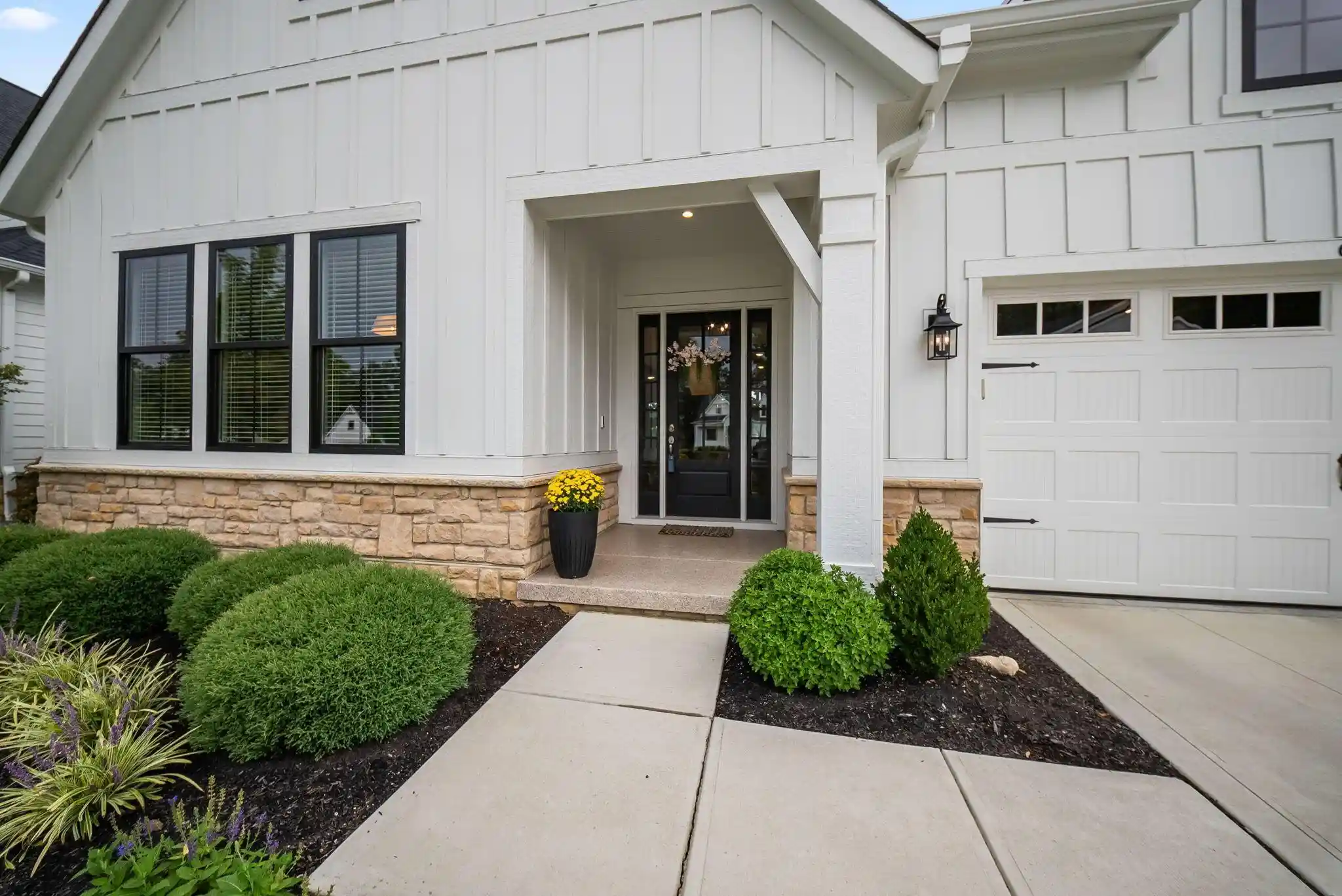 Listing Photo 2 - Condo for sale in 6029 Victory Ln located at 6029 Victory Ln, Westerville, OH 43082 - Unit 6029 Victory Ln