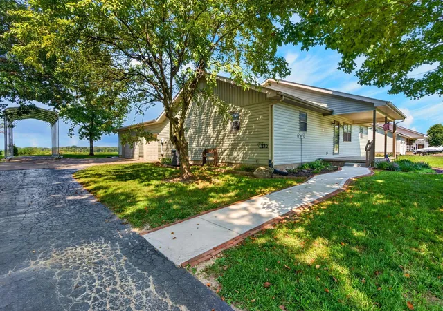 Photo 1 of Single family home for sale at 22209 Bolender Pontius Rd, Circleville, OH 43113 | MLS# 226033837 | Listing updated on 2026-09-28