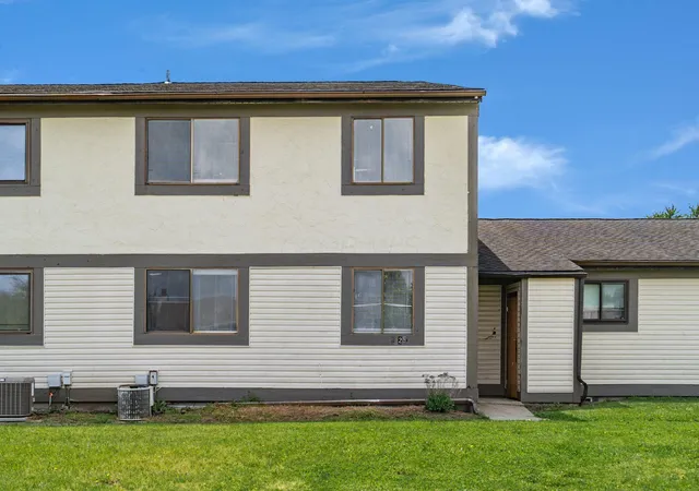 Photo 1 of Single family home for sale at 2325 Laurelwood Dr, Columbus, OH 43229 | MLS# 226033948 | Listing updated on 2026-09-18
