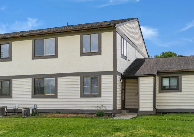 Photo 3 of Single family home for sale at 2325 Laurelwood Dr, Columbus, OH 43229 | MLS# 226033948 | Listing updated on 2026-09-18