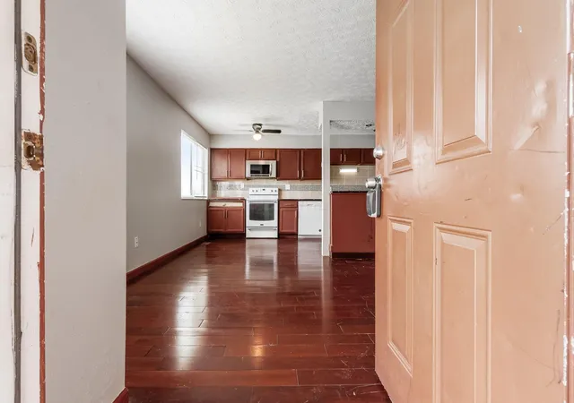 Photo 4 of Single family home for sale at 2325 Laurelwood Dr, Columbus, OH 43229 | MLS# 226033948 | Listing updated on 2026-09-18
