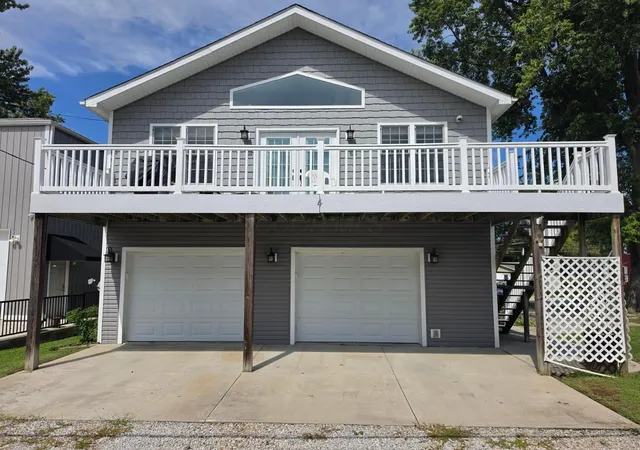 Photo 2 of Single family home for sale at 4 Rosebraugh Cir E, Buckeye Lake, OH 43008 | MLS# 226033871 | Listing updated on 2026-10-01