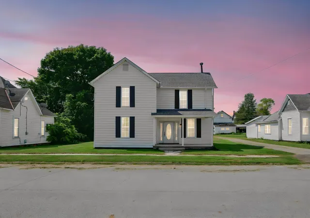 Photo 1 of Single family home for sale at 15 Maple St, Jeffersonville, OH 43128 | MLS# 226033867 | Listing updated on 2026-09-05