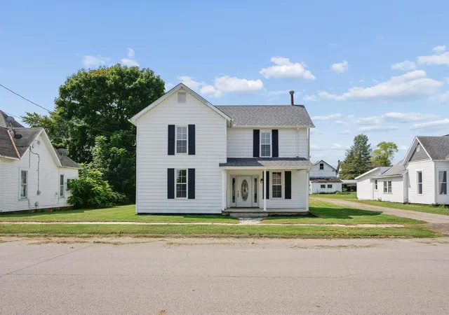 Photo 2 of Single family home for sale at 15 Maple St, Jeffersonville, OH 43128 | MLS# 226033867 | Listing updated on 2026-09-05