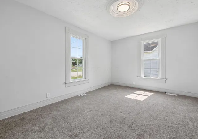 Photo 4 of Single family home for sale at 15 Maple St, Jeffersonville, OH 43128 | MLS# 226033867 | Listing updated on 2026-09-05
