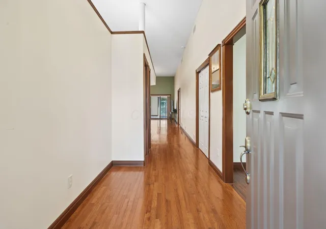 Photo 4 of Single family home for sale at 1412 Hickory Run Dr, Columbus, OH 43204 | MLS# 226039135 | Listing updated on 2026-10-24
