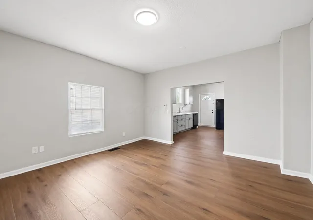 Photo 4 of House for sale at 152-154 S Cypress Ave, Columbus, OH 43222 | MLS# 226035694 | Listing updated on 2026-10-01