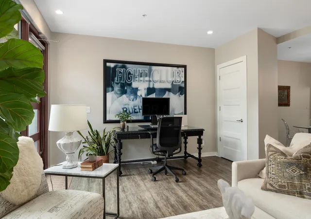 Listing Photo 4 - Condo for sale in building located at 371 Auden Ave, Columbus, OH 43215