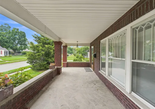 Photo 3 of Single family home for sale at 77 Wetmore Rd, Columbus, OH 43214 | MLS# 226033988 | Listing updated on 2026-09-15