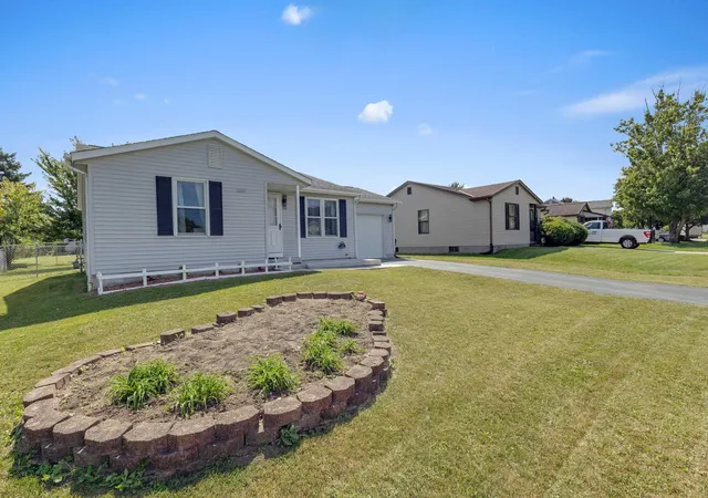 Photo 3 of Single family home for sale at 840 Cherry Bud Dr, Columbus, OH 43228 | MLS# 226034255 | Listing updated on 2026-10-01