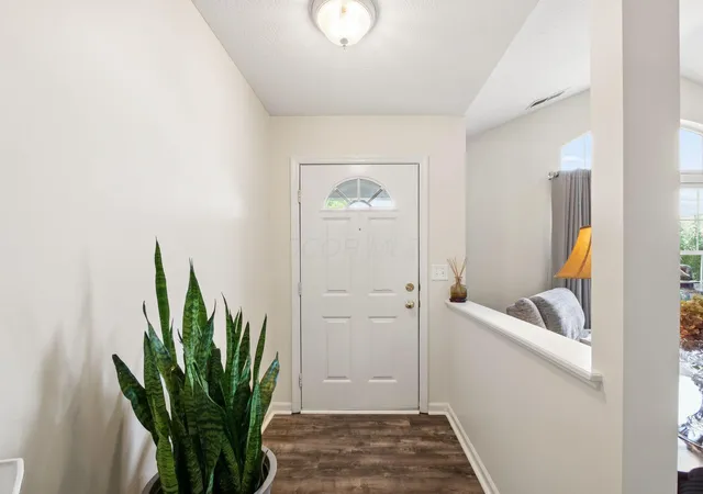 Listing Photo 5 - Condo for sale in building located at 5163 Vinings Ridge, Dublin, OH 43016