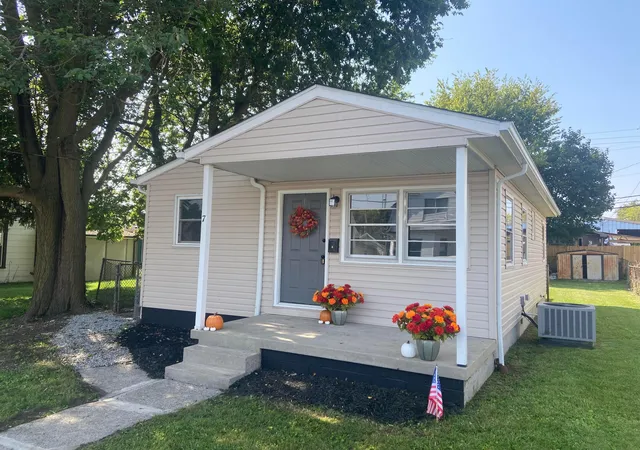 Photo 1 of Single family home for sale at 7 Maple St, Jeffersonville, OH 43128 | MLS# 226033917 | Listing updated on 2026-09-26