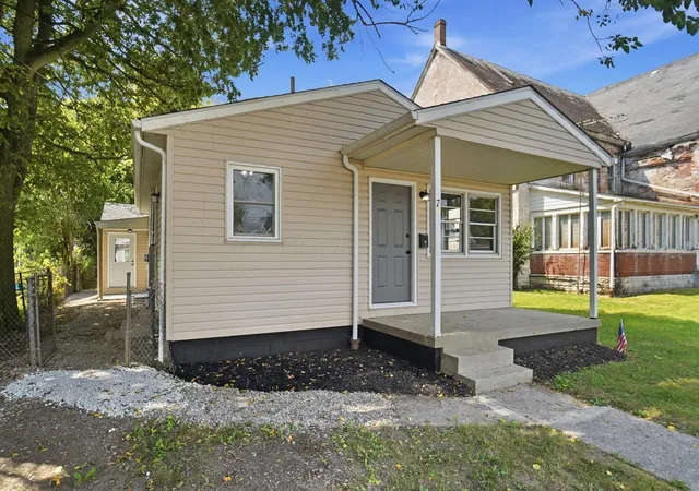 Photo 3 of Single family home for sale at 7 Maple St, Jeffersonville, OH 43128 | MLS# 226033917 | Listing updated on 2026-09-26