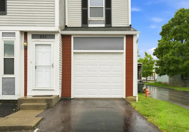 Photo 2 of Condo for sale at 844 Pine Way Dr #D4, Columbus, OH 43085 | MLS# 226034030 | Listing updated on 2026-09-11
