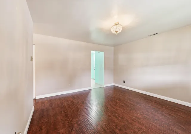 Photo 4 of Single family home for sale at 177 Redmond Rd, Columbus, OH 43228 | MLS# 226033931 | Listing updated on 2026-09-06