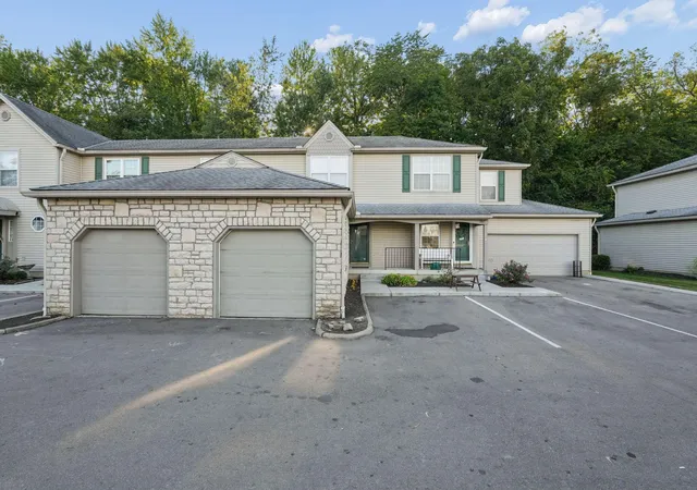Photo 2 of Condo for sale at 1863 Ridgebury Dr #45D, Hilliard, OH 43026 | MLS# 226033932 | Listing updated on 2026-09-14