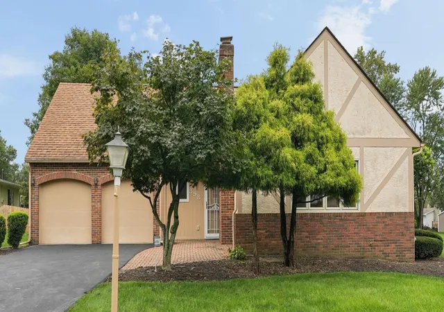 Photo 2 of Single family home for sale at 898 Plum Ridge, Columbus, OH 43213 | MLS# 226033978 | Listing updated on 2026-10-02
