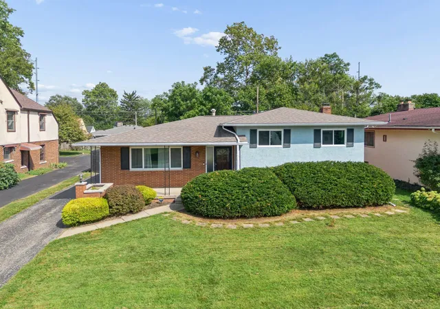 Photo 2 of Single family home for sale at 270 S Kellner Rd, Columbus, OH 43209 | MLS# 226034129 | Listing updated on 2026-09-14