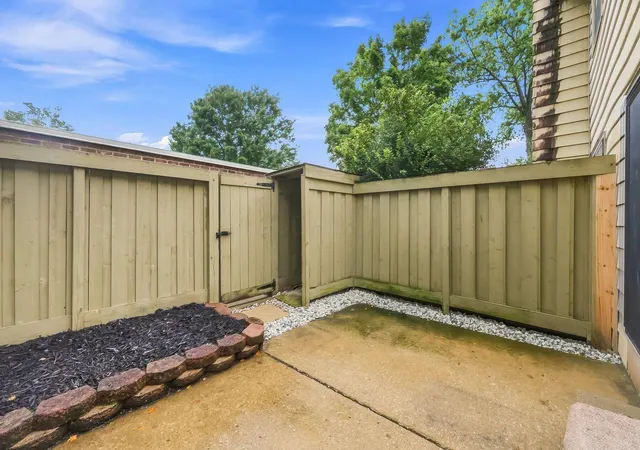 Listing Photo 5 - Condo for sale in building located at 1314 Coronado Blvd W, Reynoldsburg, OH 43068 - Unit #11-3