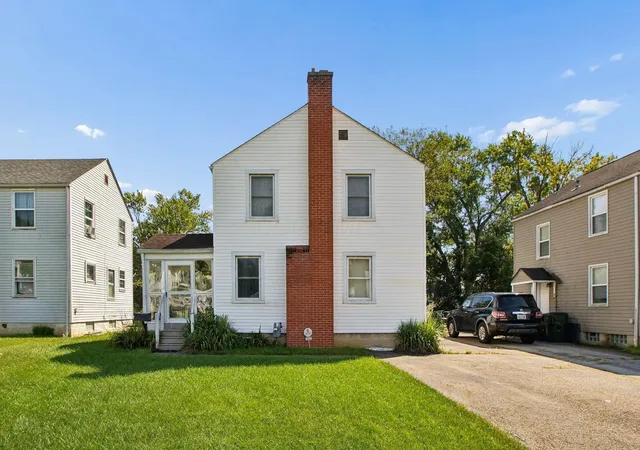 Single family home for sale at 2422 Bretton Pl, Columbus, OH 43211 | MLS# 226034112