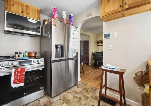Photo 3 of Single family home for sale at 2422 Bretton Pl, Columbus, OH 43211 | MLS# 226034112 | Listing updated on 2026-10-06