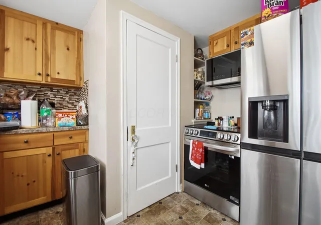 Photo 4 of Single family home for sale at 2422 Bretton Pl, Columbus, OH 43211 | MLS# 226034112 | Listing updated on 2026-10-06