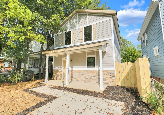 Photo 3 of Single family home for sale at 1074 Lockbourne Rd, Columbus, OH 43206 | MLS# 226033946 | Listing updated on 2026-09-09