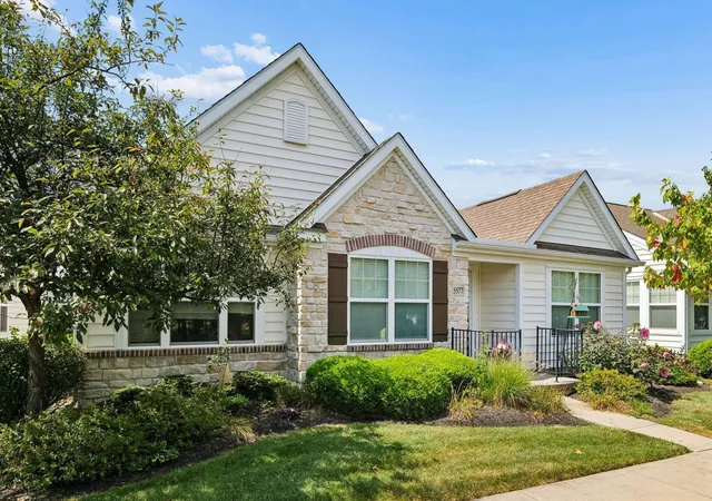 Listing Photo 2 - Condo for sale in building located at 5577 Tumbling Creek Dr, Dublin, OH 43016 - Unit #51