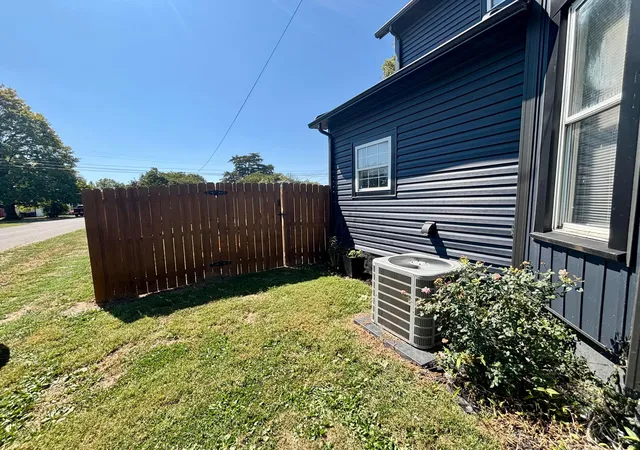 Photo 3 of Single family home for sale at 1003 Lakeview Ave, Washington Court House, OH 43160 | MLS# 226033954 | Listing updated on 2026-09-21