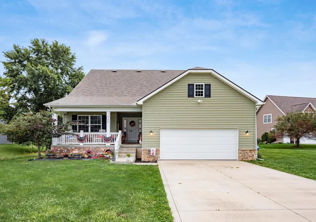 Single family home for sale at 792 Francis Dr, Heath, OH 43056 | MLS# 226034000