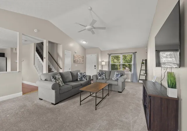 Photo 4 of Single family home for sale at 811 Crevis Ln, Columbus, OH 43228 | MLS# 226037467 | Listing updated on 2026-10-05