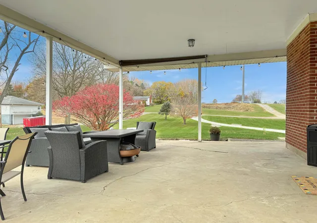 Photo 4 of Single family home for sale at 3770 Bosart Rd, Springfield, OH 45503 | MLS# 226033971 | Listing updated on 2026-09-09