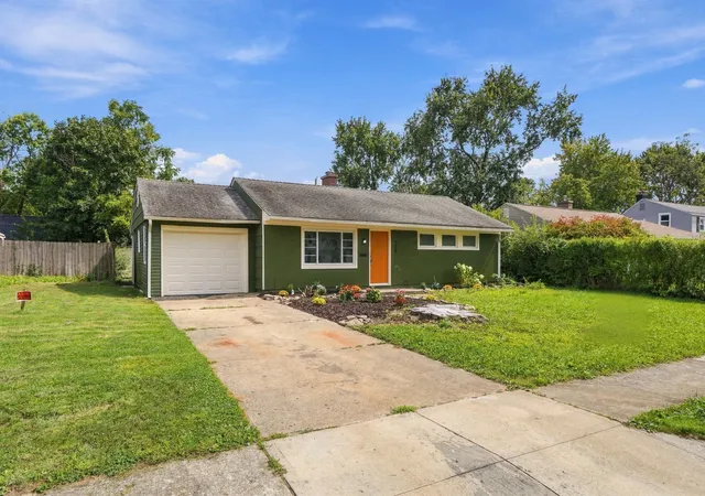 Photo 4 of Single family home for sale at 406 Carilla Ln, Columbus, OH 43228 | MLS# 226034180 | Listing updated on 2026-10-13