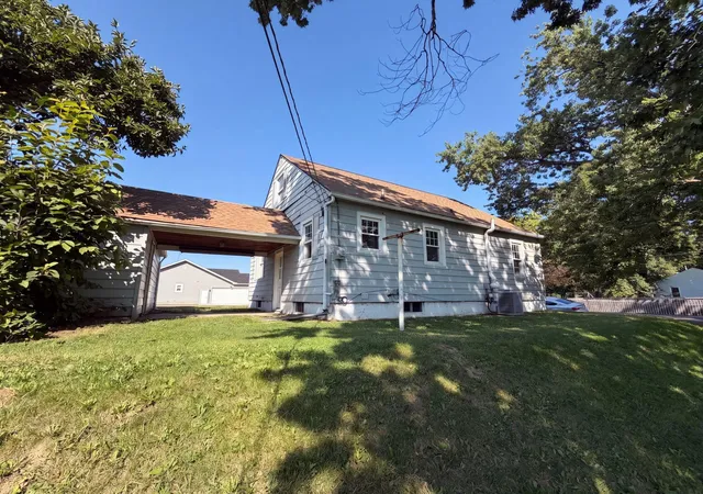 Photo 4 of Single family home for sale at 956 Meda Ave, Lancaster, OH 43130 | MLS# 226033976 | Listing updated on 2026-09-13