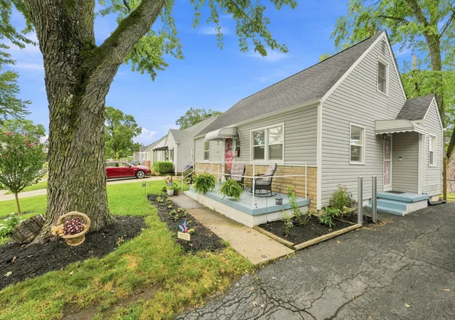 Photo 2 of Single family home for sale at 3322 Walmar Dr, Columbus, OH 43224 | MLS# 226034348 | Listing updated on 2026-09-17