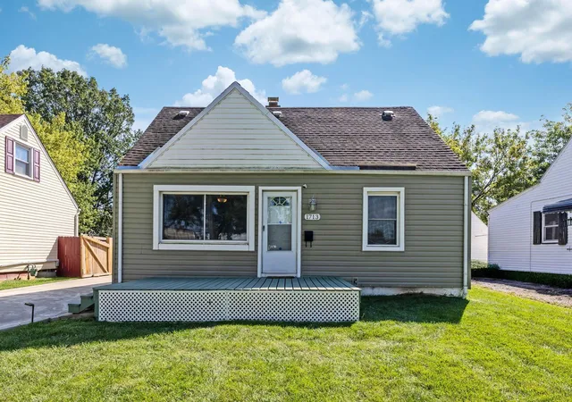 Photo 1 of Single family home for sale at 1713 Huy Rd, Columbus, OH 43224 | MLS# 226035361 | Listing updated on 2026-10-07