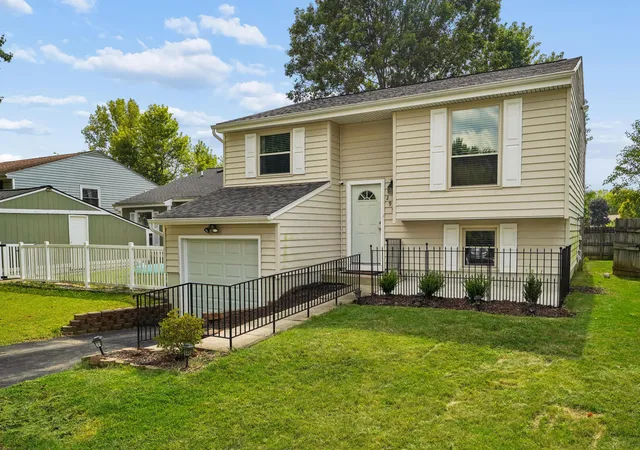 Photo 3 of Single family home for sale at 2955 Hubbardton Pl, Reynoldsburg, OH 43068 | MLS# 226033998 | Listing updated on 2026-09-14
