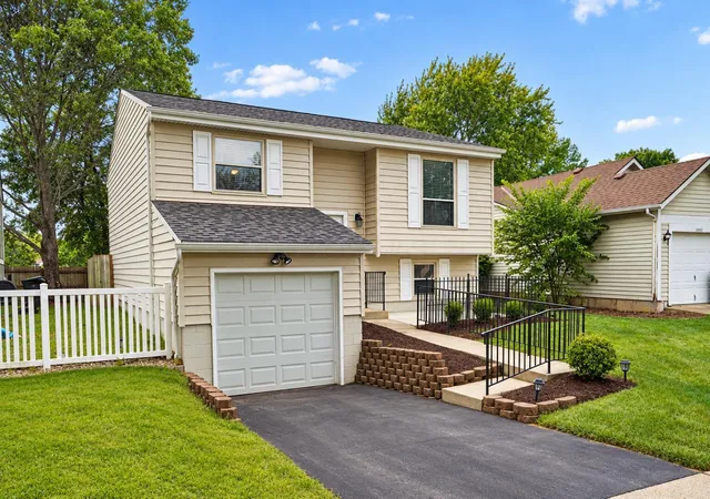 Photo 3 of Single family home for sale at 2955 Hubbardton Pl, Reynoldsburg, OH 43068 | MLS# 226033998 | Listing updated on 2026-09-14