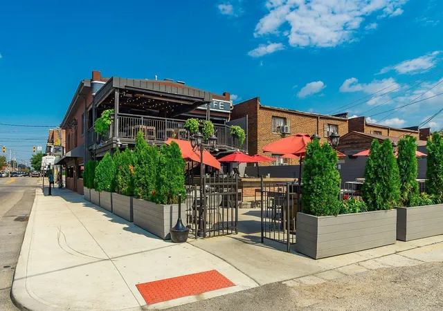 Listing Photo 2 - Condo for sale in building located at 1000 Urlin Ave, Columbus, OH 43212 - Unit #518