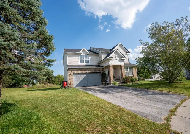 Photo 2 of Single family home for sale at 929 Lockmead Ct, Pataskala, OH 43062 | MLS# 226034020 | Listing updated on 2026-09-08